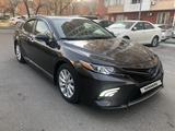 Toyota Camry 2018 года за 11 600 000 тг. в Алматы – фото 3