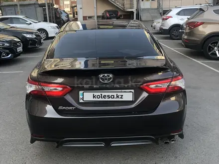 Toyota Camry 2018 года за 11 600 000 тг. в Алматы – фото 7