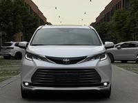 Toyota Sienna 2022 года за 29 500 000 тг. в Алматы