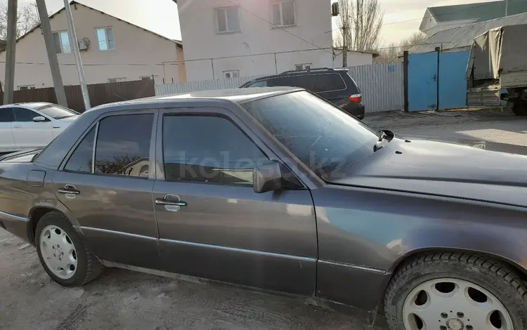 Mercedes-Benz E 260 1992 года за 1 500 000 тг. в Атырау