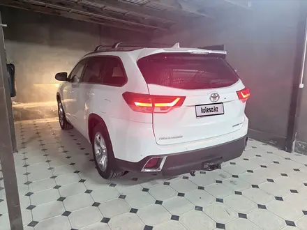 Toyota Highlander 2018 года за 17 000 000 тг. в Шымкент – фото 12