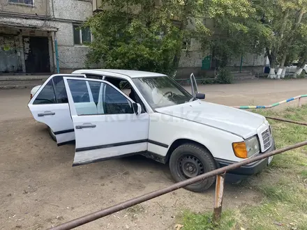 Mercedes-Benz E 230 1987 года за 800 000 тг. в Экибастуз – фото 2