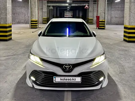 Toyota Camry 2019 года за 15 500 000 тг. в Шымкент