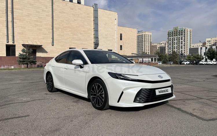 Toyota Camry — миниатюра 1