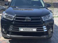 Toyota Highlander 2017 годаүшін16 500 000 тг. в Актау