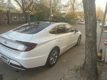 Hyundai Sonata 2023 года за 13 100 000 тг. в Алматы – фото 4