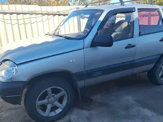 Chevrolet Niva, 2005