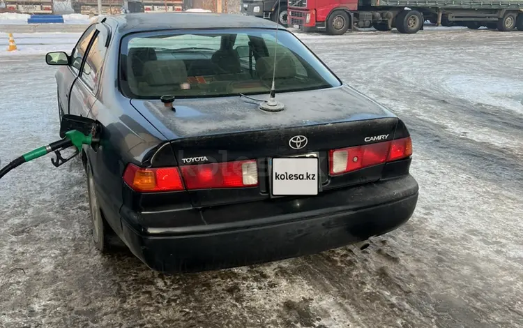 Toyota Camry 2000 годаfor3 200 000 тг. в Алматы