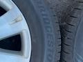 Резина от Alphard Bridgestone 205 65 R16 2018г Летоүшін250 000 тг. в Алматы – фото 4