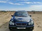 Mercedes-Benz C 200 2002 годаүшін2 800 000 тг. в Атырау – фото 2