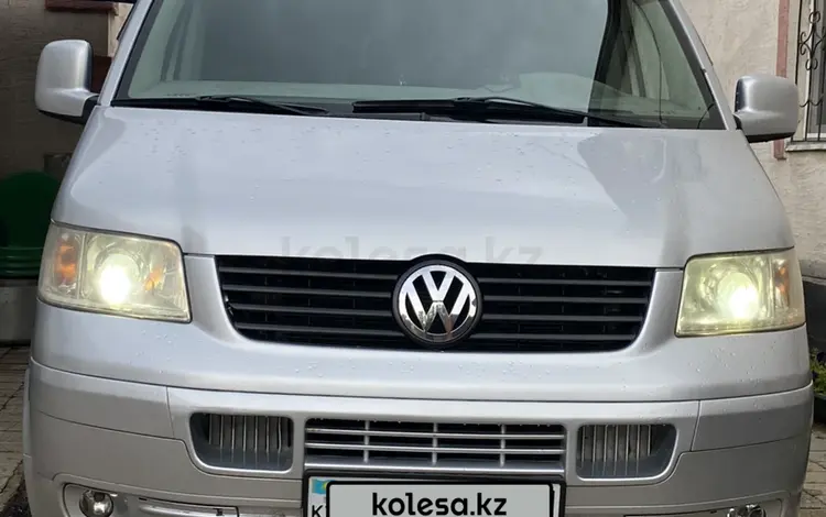 Volkswagen Transporter 2007 года за 8 200 000 тг. в Астана