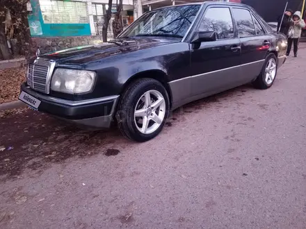 Mercedes-Benz E 230 1992 года за 1 700 000 тг. в Алматы