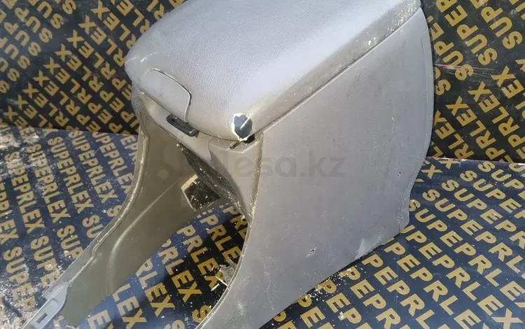 Подлокотник Toyota Land Cruiser Prado 120 за 50 000 тг. в Алматы