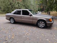 Mercedes-Benz E 230 1988 годаfor750 000 тг. в Алматы