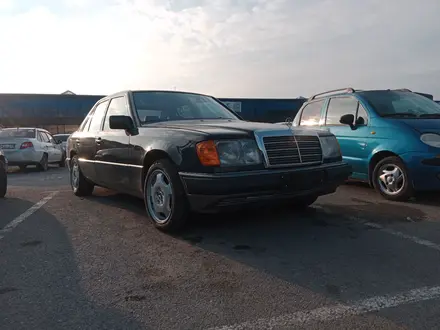 Mercedes-Benz E 200 1992 года за 2 400 000 тг. в Шымкент