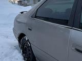 Toyota Camry 2000 года за 2 700 000 тг. в Усть-Каменогорск – фото 3