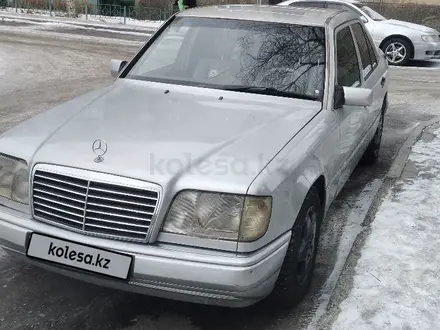 Mercedes-Benz E 200 1994 года за 2 000 000 тг. в Усть-Каменогорск – фото 7