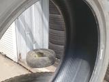 Б/У Pirelli Skorpion ice zero 285/45/22 зимняя шипованная комплект за 350 000 тг. в Костанай – фото 2