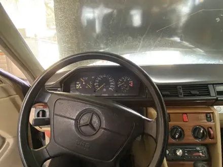 Mercedes-Benz E 280 1993 года за 1 200 000 тг. в Алматы – фото 3