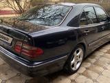 Mercedes-Benz E 240 1999 годаүшін3 100 000 тг. в Шымкент – фото 2