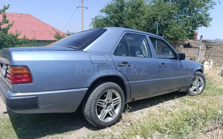 Mercedes-Benz E 230 1989 годаfor700 000 тг. в Шымкент