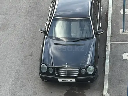 Mercedes-Benz E 200 1996 года за 2 100 000 тг. в Караганда – фото 40