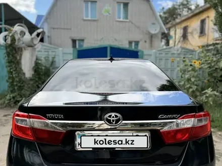 Toyota Camry 2013 года за 9 500 000 тг. в Актобе – фото 4