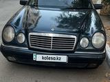 Mercedes-Benz E 230 1997 годаfor2 600 000 тг. в Караганда