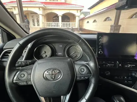 Toyota Camry 2021 года за 17 200 000 тг. в Шымкент – фото 6