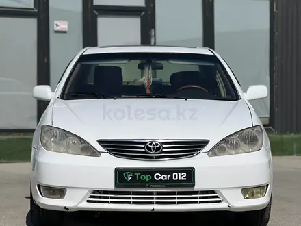 Toyota Camry 2004 года за 4 900 000 тг. в Актау – фото 2