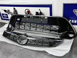 Решетка в сборе Toyota Camry 55 за 10 000 тг. в Алматы – фото 4