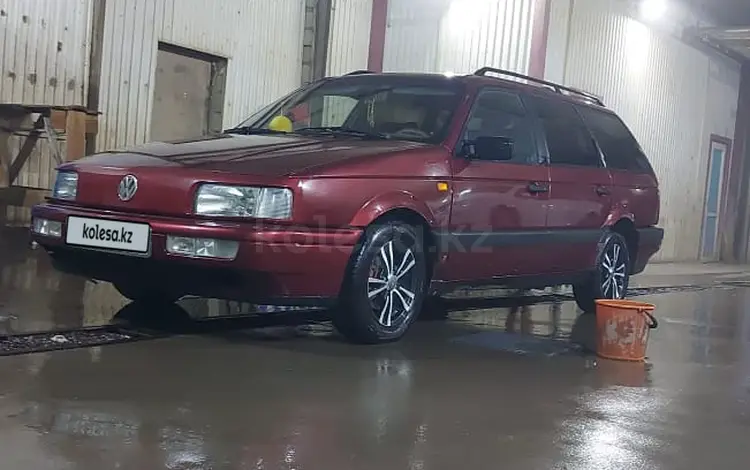 Volkswagen Passat 1993 годаүшін1 800 000 тг. в Уральск