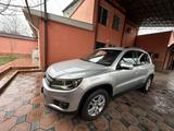 Volkswagen Tiguan 2015 года за 7 000 000 тг. в Шымкент – фото 2