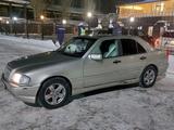 Mercedes-Benz C 200 1994 года за 1 400 000 тг. в Астана – фото 2