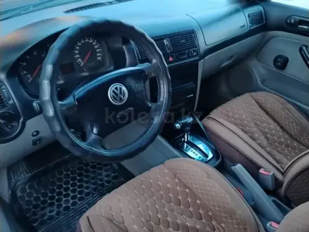 Volkswagen Golf 2000 года за 1 380 000 тг. в Атырау – фото 5