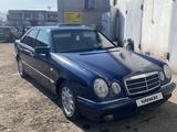 Mercedes-Benz E 230 1995 года за 1 800 000 тг. в Экибастуз – фото 2
