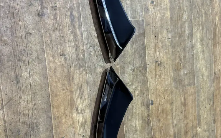 Губа бампера LEXUS ES за 15 000 тг. в Алматы