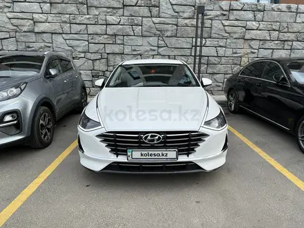 Hyundai Sonata 2022 года за 14 000 000 тг. в Алматы