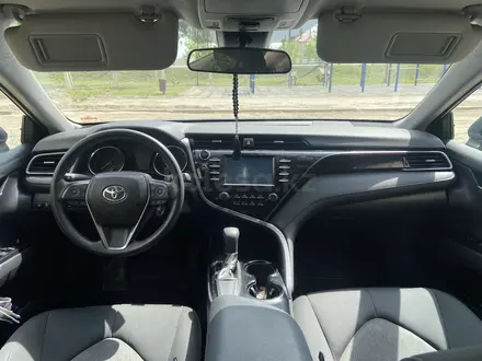 Toyota Camry 2019 года за 8 800 000 тг. в Актобе – фото 6