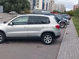 Volkswagen Tiguan 2013 годаfor6 500 000 тг. в Астана – фото 2