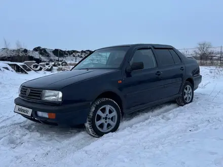 Volkswagen Vento 1993 года за 900 000 тг. в Караганда – фото 3