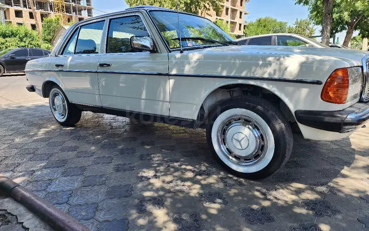 Mercedes-Benz E 240 1982 годаfor13 100 000 тг. в Бишкек