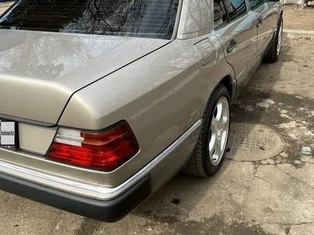 Mercedes-Benz E 260 1989 года за 3 000 000 тг. в Алматы – фото 5