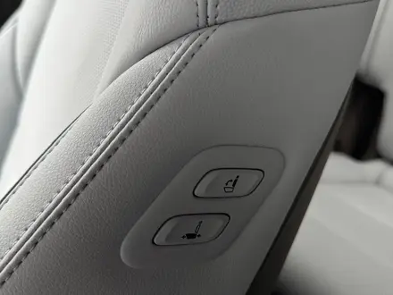 Genesis GV70 2.5T 2025 года за 31 190 000 тг. в Алматы – фото 17