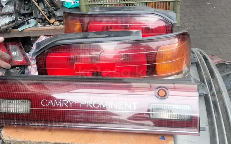 Toyota camry v30 задний фонарь за 80 000 тг. в Алматы