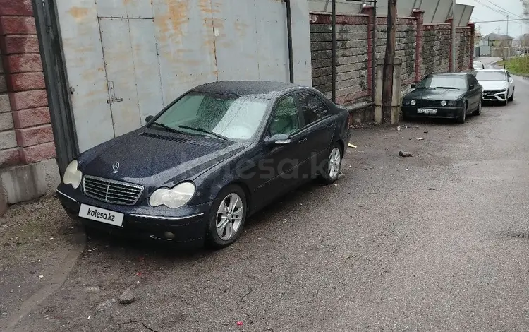 Mercedes-Benz C 200 2001 годаүшін2 000 000 тг. в Алматы