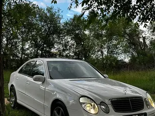 Mercedes-Benz E 320