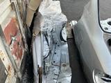 Задний крыло Камри 30 серебристый за 200 000 тг. в Алматы
