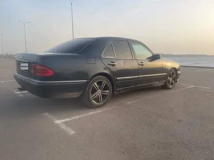 Mercedes-Benz E 200 1997 года за 2 500 000 тг. в Кокшетау – фото 4