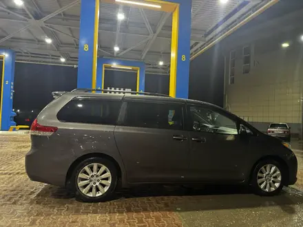 Toyota Sienna 2013 года за 8 999 999 тг. в Актау – фото 17